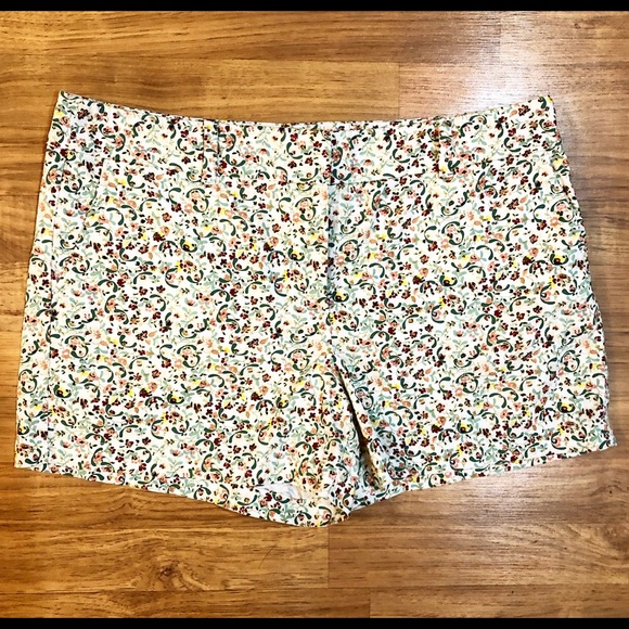 LOFT: Floral Shorts Size 12 - Picture 2 of 7